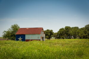 barn-with-Texas-flag-painted-on-the-side